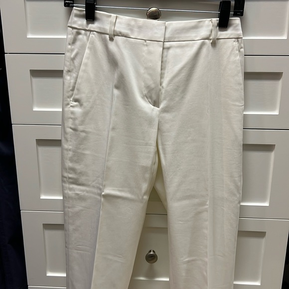 Max Mara crop white pants. Size 34. USA 4.